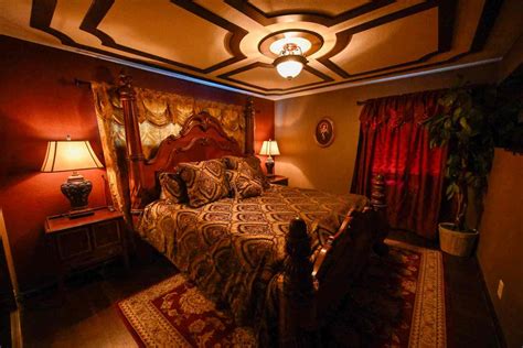 This Haunted Mansion Airbnb is just like sleeping inside the Disneyland ride — If you dare